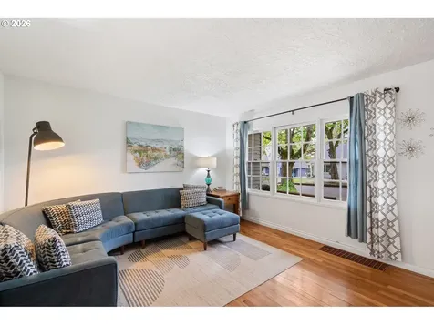 705 NW 41st Street Vancouver WA 98660