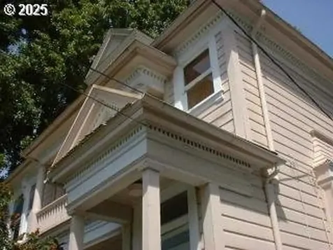 2245 NW Overton Street Portland OR 97210