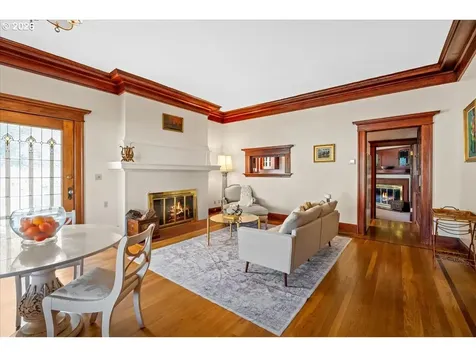 1111 NW 25th Avenue Portland OR 97210