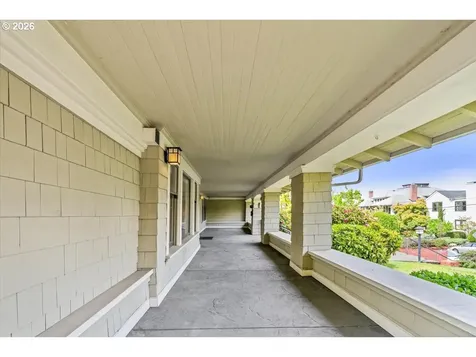 1111 NW 25th Avenue Portland OR 97210