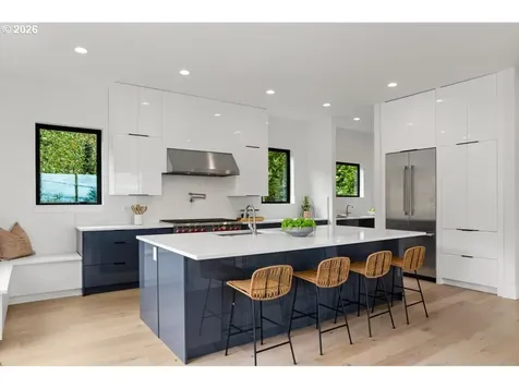 3215 SW Sherwood Place Portland OR 97201