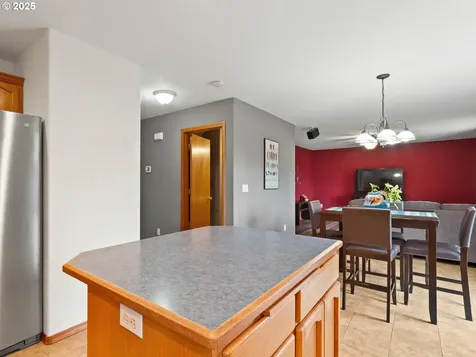 311 NW 147th Circle Vancouver WA 98685