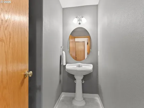 311 NW 147th Circle Vancouver WA 98685