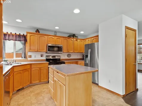 311 NW 147th Circle Vancouver WA 98685
