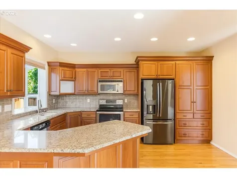 2709 N Holiday Lane Newberg OR 97132