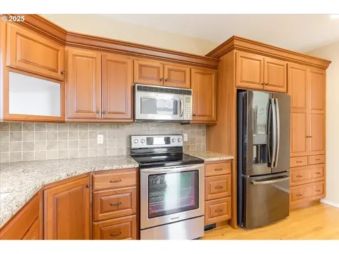 2709 N Holiday Lane Newberg OR 97132