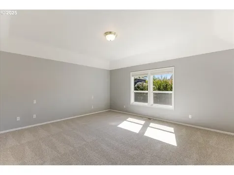 2709 N Holiday Lane Newberg OR 97132