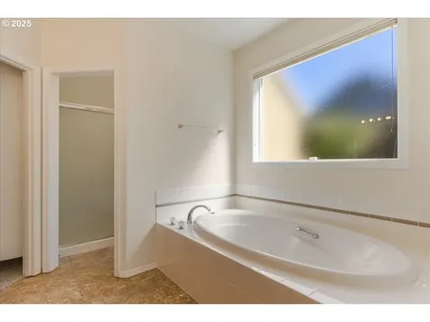 2709 N Holiday Lane Newberg OR 97132