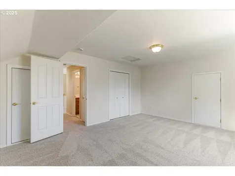 2709 N Holiday Lane Newberg OR 97132