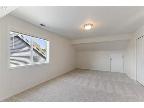 2709 N Holiday Lane Newberg OR 97132