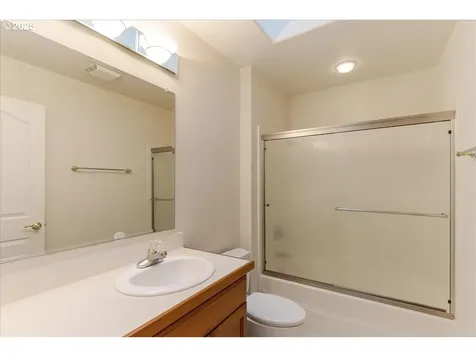 2709 N Holiday Lane Newberg OR 97132