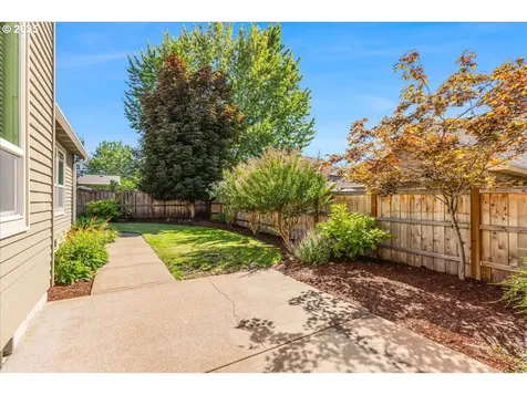 2709 N Holiday Lane Newberg OR 97132