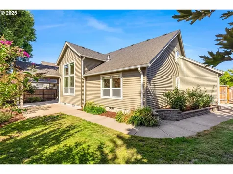 2709 N Holiday Lane Newberg OR 97132
