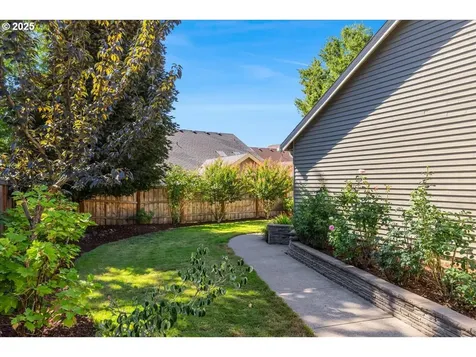 2709 N Holiday Lane Newberg OR 97132
