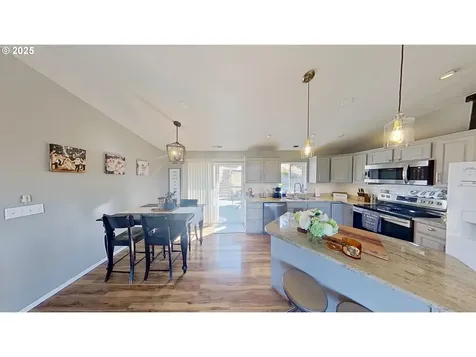 1849 NE Todd Street Roseburg OR 97470