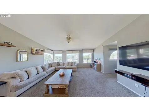 1849 NE Todd Street Roseburg OR 97470