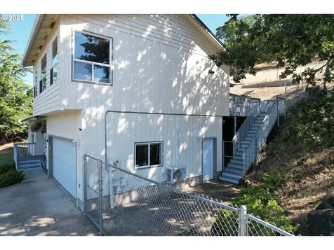 1849 NE Todd Street Roseburg OR 97470