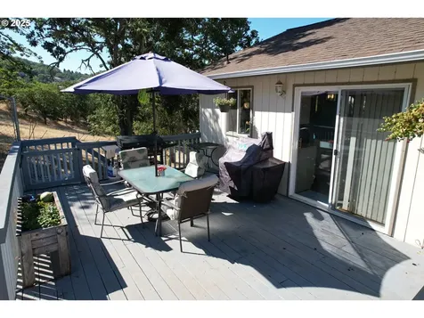 1849 NE Todd Street Roseburg OR 97470