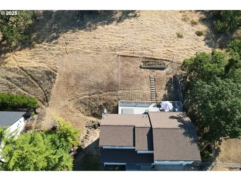 1849 NE Todd Street Roseburg OR 97470