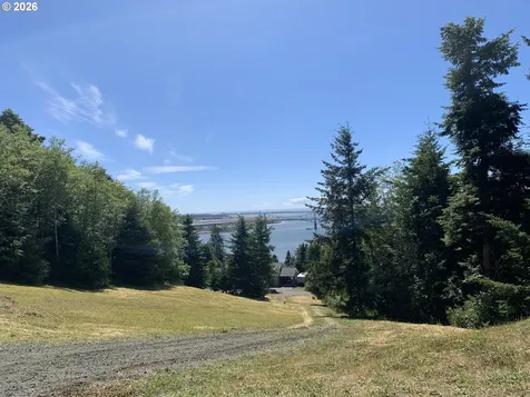 93903 Jensen Lane North Bend OR 97459