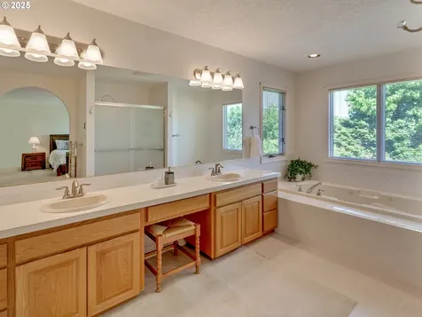 2061 Bay Meadows Drive West Linn OR 97068