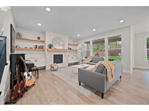 1812 N 4th Way Ridgefield WA 98642