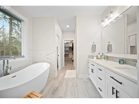 1812 N 4th Way Ridgefield WA 98642
