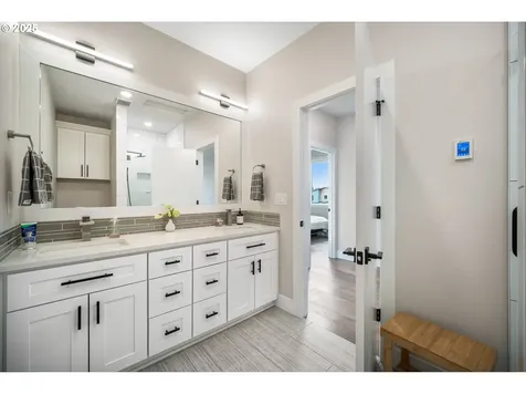1812 N 4th Way Ridgefield WA 98642