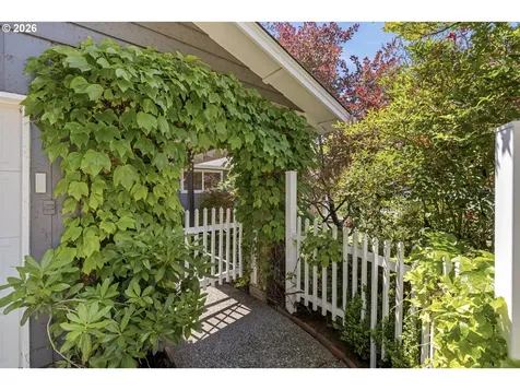 8820 SW Nisqually Court Tualatin OR 97062