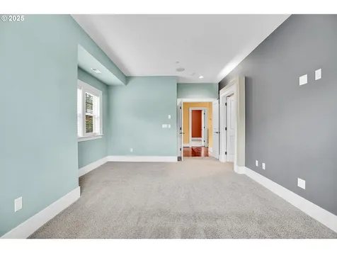 10441 SW Windwood Way Portland OR 97225