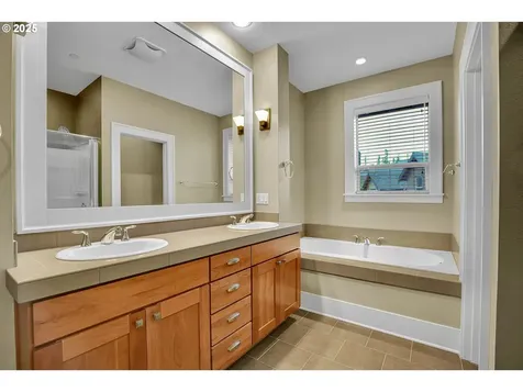 10441 SW Windwood Way Portland OR 97225