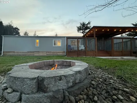 232 NE Ohio Avenue Bandon OR 97411