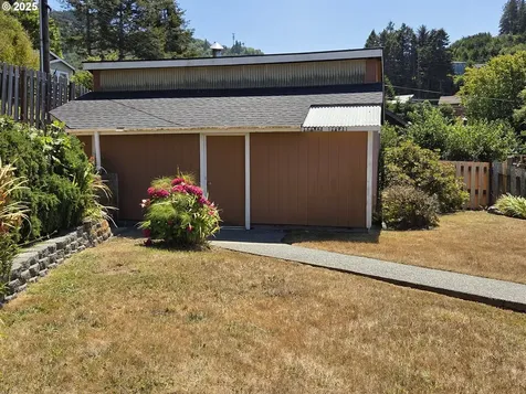 29353 Vera Street Gold Beach OR 97444