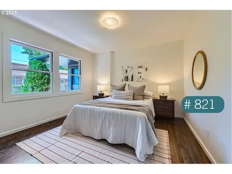 815/821 NE Holman Street Portland OR 97211