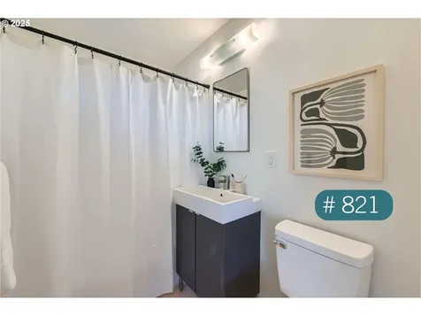 815/821 NE Holman Street Portland OR 97211