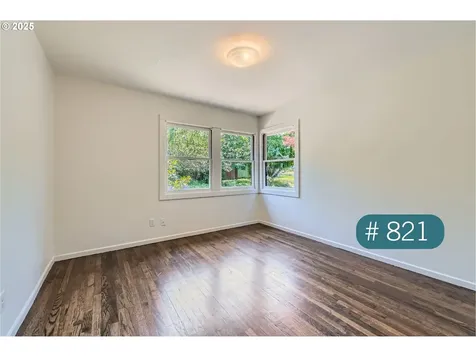 815/821 NE Holman Street Portland OR 97211