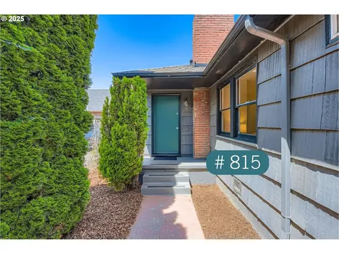 815/821 NE Holman Street Portland OR 97211