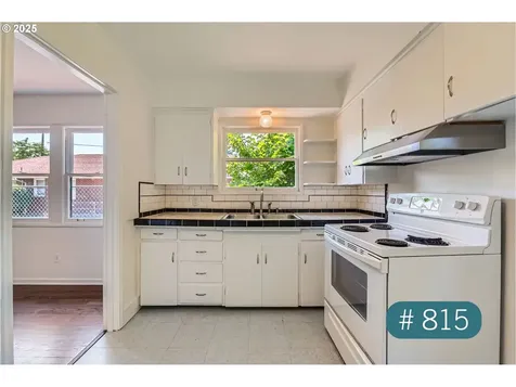 815/821 NE Holman Street Portland OR 97211