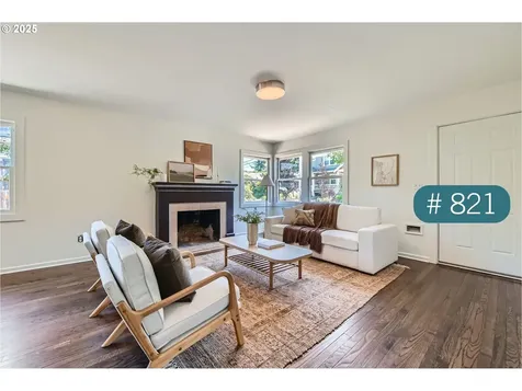 815/821 NE Holman Street Portland OR 97211