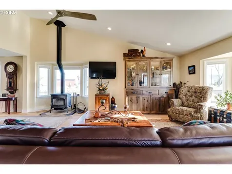 83362 Enterprise Road Creswell OR 97426