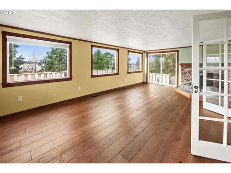 886 Florence Avenue Astoria OR 97103