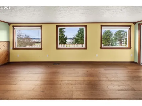 886 Florence Avenue Astoria OR 97103