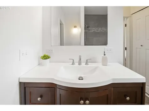 886 Florence Avenue Astoria OR 97103