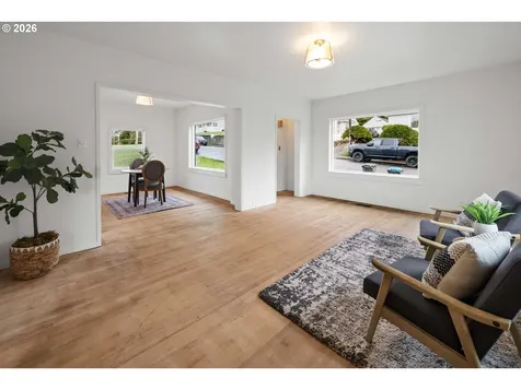 886 Florence Avenue Astoria OR 97103