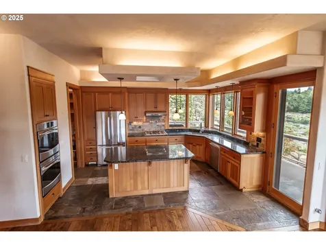 14585 North Bank Road Roseburg OR 97470