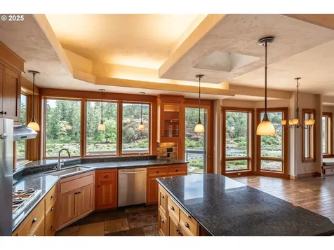 14585 North Bank Road Roseburg OR 97470