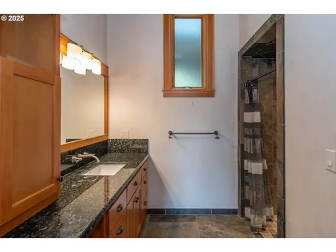 14585 North Bank Road Roseburg OR 97470