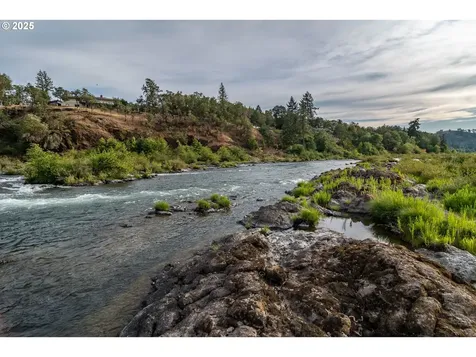 14585 North Bank Road Roseburg OR 97470