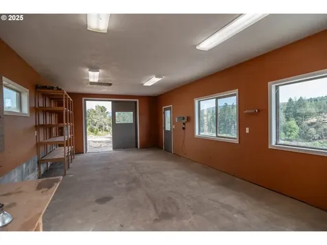 14585 North Bank Road Roseburg OR 97470