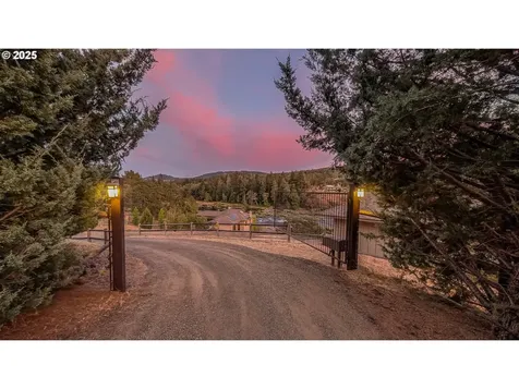 14585 North Bank Road Roseburg OR 97470